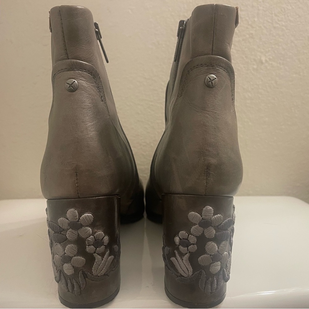 PIKOLINOS Gray Heeled Boots with Artistic Design